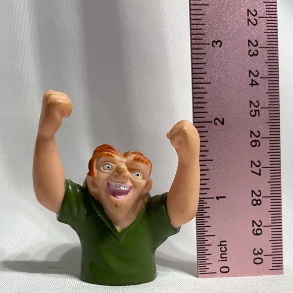 VINTAGE Hunchback of Notre Dame Quasimodo finger puppet figure great condition - Picture 6 of 9